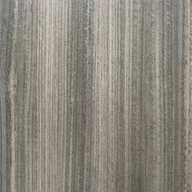 Серое дерево